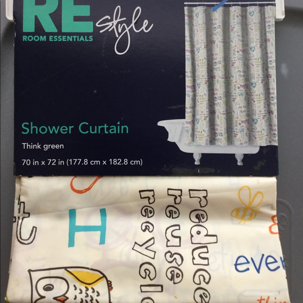 - Brand New ROOM ESSENTIALS‎ “Green” Shower Curtain